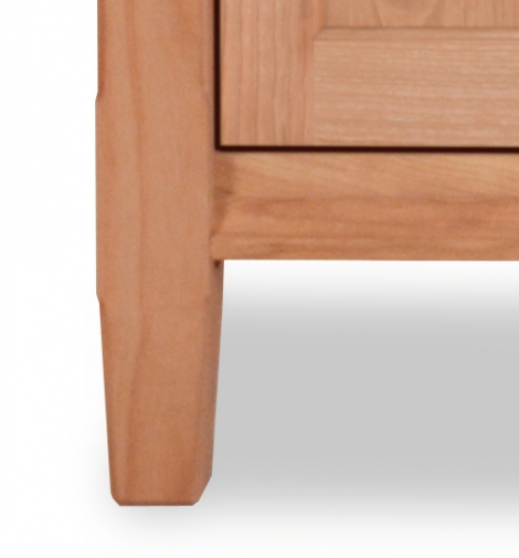 Nightstand 1 Drawer Shaker Cherry with Door detail 2